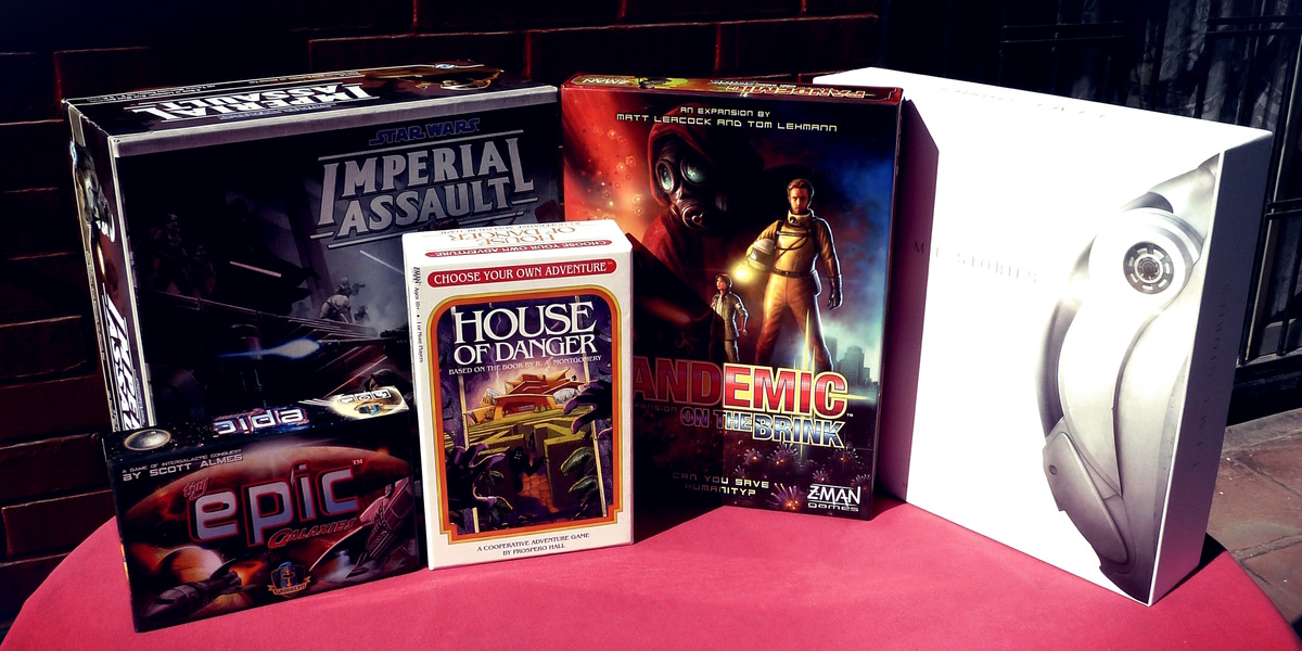 Juegos Tiny Epic Galaxies, Imperial Assault, House of Danger, Pandemic on the Brink y Time Stories